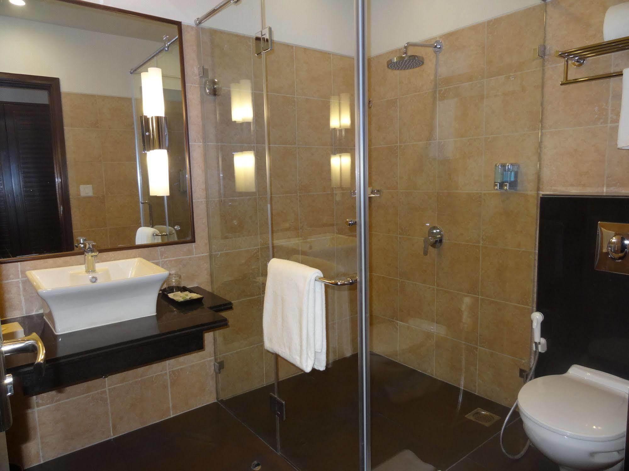 Regenta Central Hestia Dahej, Bhensali Екстериор снимка