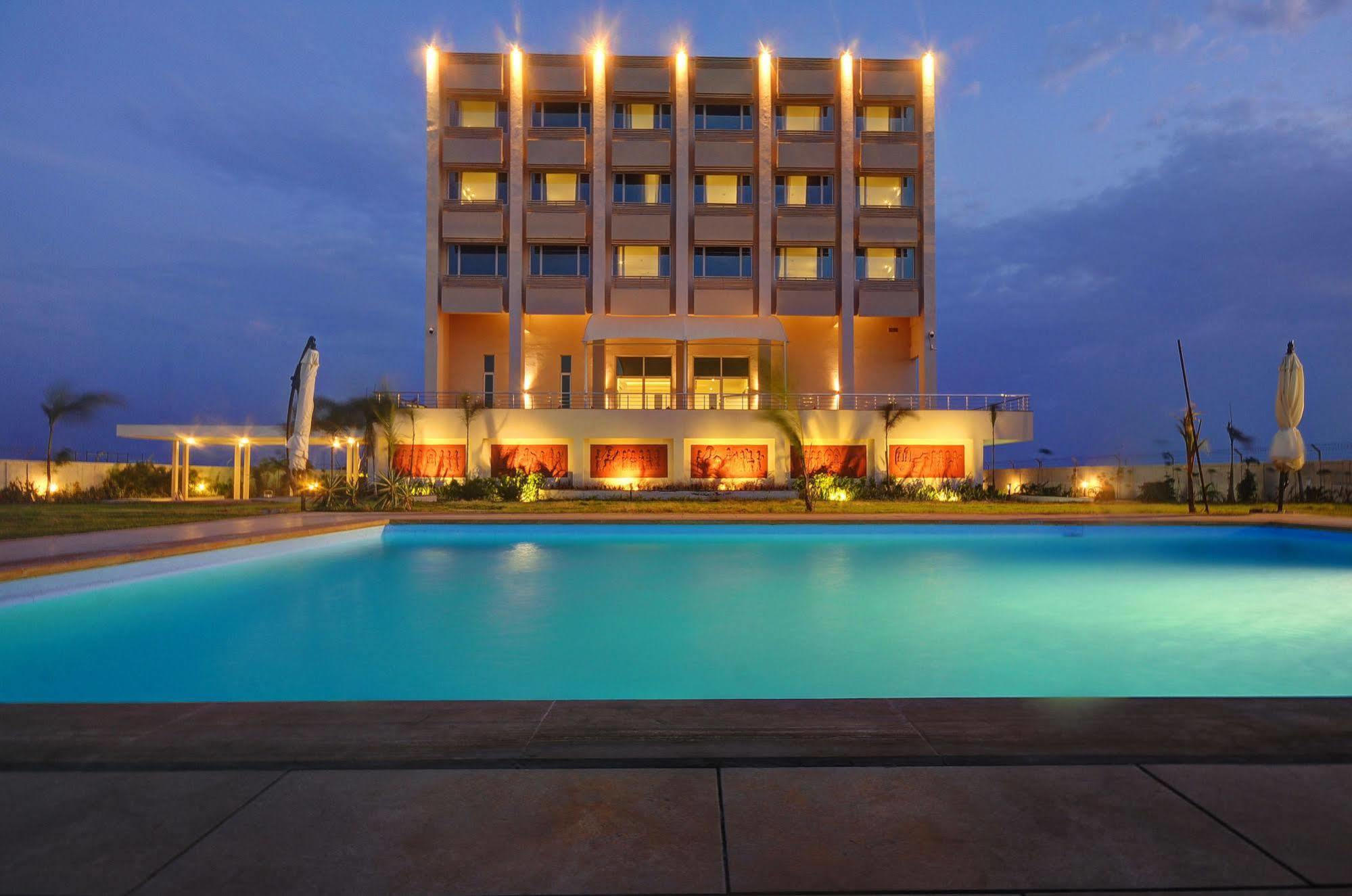 Regenta Central Hestia Dahej, Bhensali Екстериор снимка