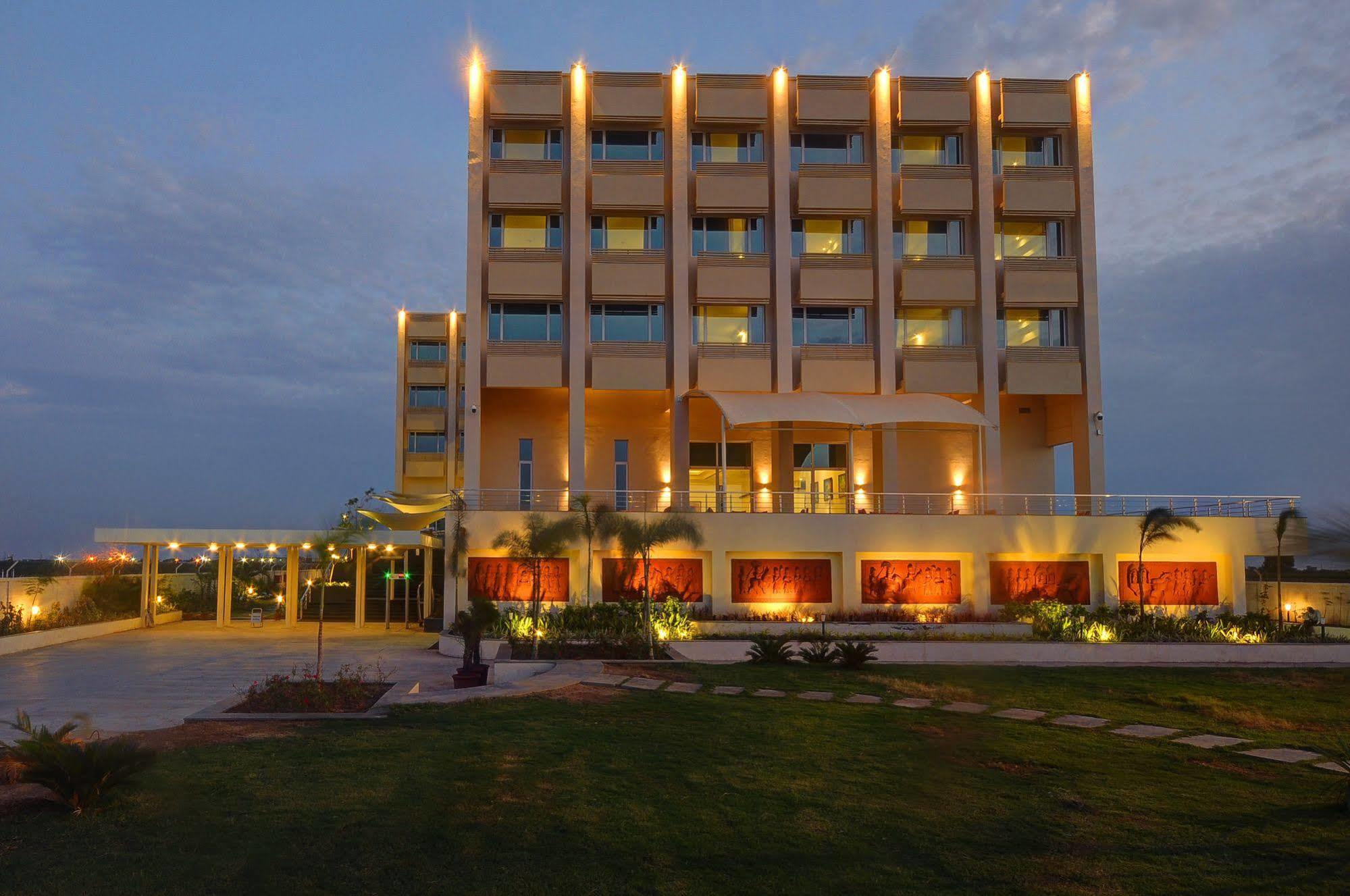 Regenta Central Hestia Dahej, Bhensali Екстериор снимка
